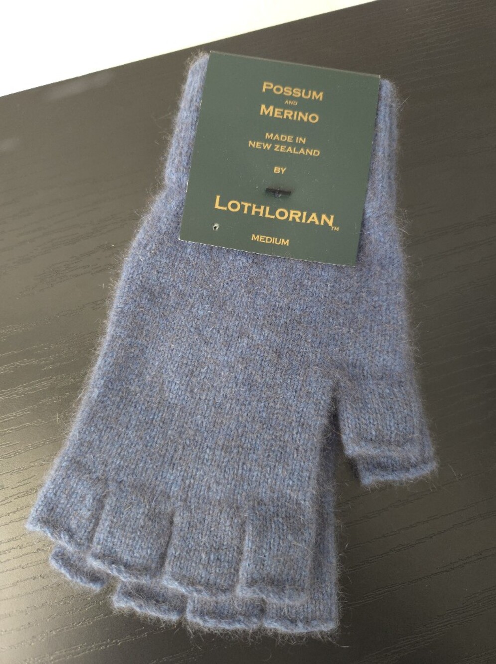 Lothlorian New Zealand Possum & Merino Wool Fingerless Gloves Size M NWT Blue